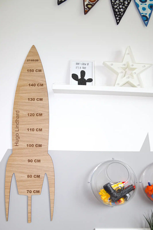 Højdemåler med navn - Raket - 120×32 cm