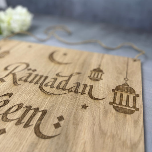 Ramadan skilt "Rämadan Käreem"